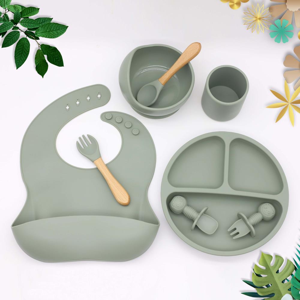 8PCS/Set Baby Silicone Tableware Set Baby Feeding Dishes BPA Free Bowl Plate Bibs Spoon Fork Sets Children Non-slip Dinnerware