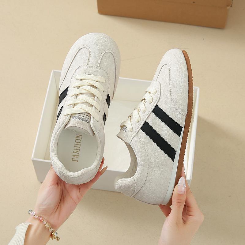 Ins inner height increase Forrest Gump shoes women's 2025 autumn explosion casual small thick sole showing feet small yellow German training shoes