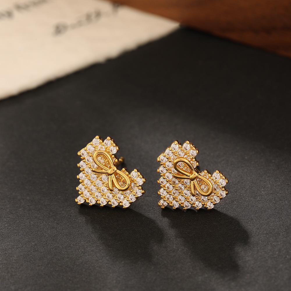 

Серьги-пусеты в корейском стиле с цирконием в форме сердца - Сверкающие бриллианты, темпераментные женские украшения для весны/лета 1.3*1.3 cm золотой