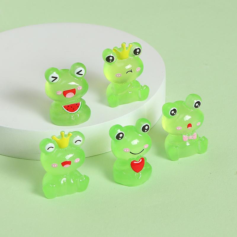 5pcs/set 3D Luminous Resin Frog Prince Cute Figurine Micro Landscape Creative Desktop Car DecorationDIYOrnaments