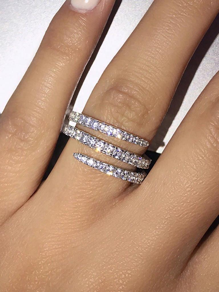 European and American Women's Fashionable and Simple Three Circle Surround Ring, Creative and Cool Air High-end Feeling Ring