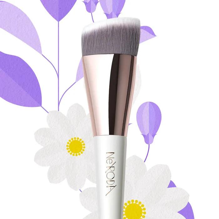 302 Waterdrop Foundation Brush