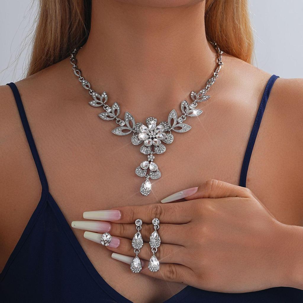 Europeisk & Amerikansk Mode Lätt Lyx Vattendroppe Blomma Halsband & Örhänge Set - Elegant & Utsökt
