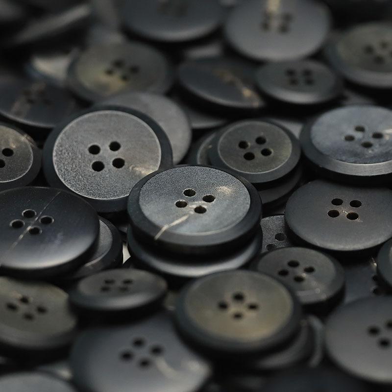 

Four-Eye Natural Real Horn Buttons Double-Sided Nylon Coat Jewelry Accessories Jacket Trench Coat West Clothing Buckle 1 #[PB775 four-eye bevel black] 15mm