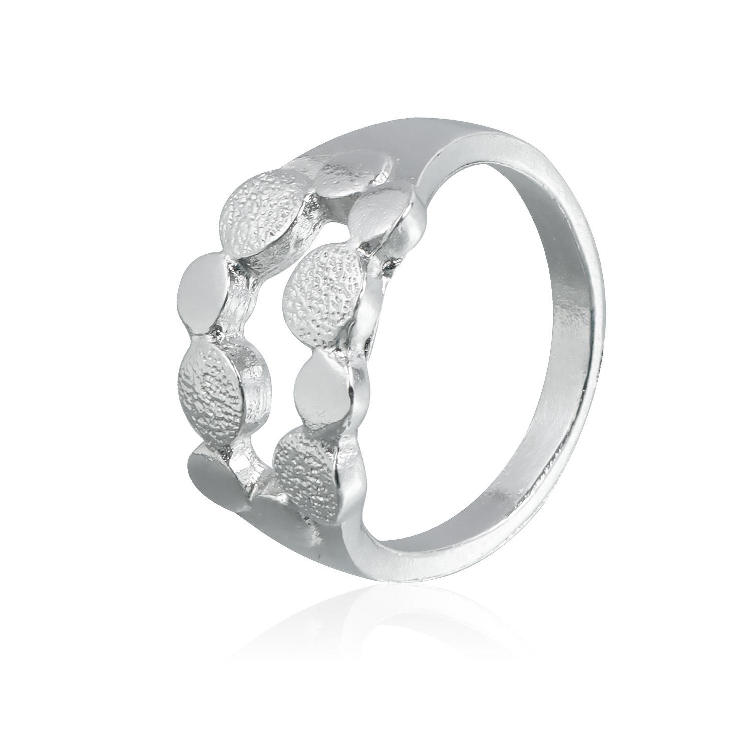 Internet celebrity light luxury high sense geometric round wave scale ring, metal wind ring
