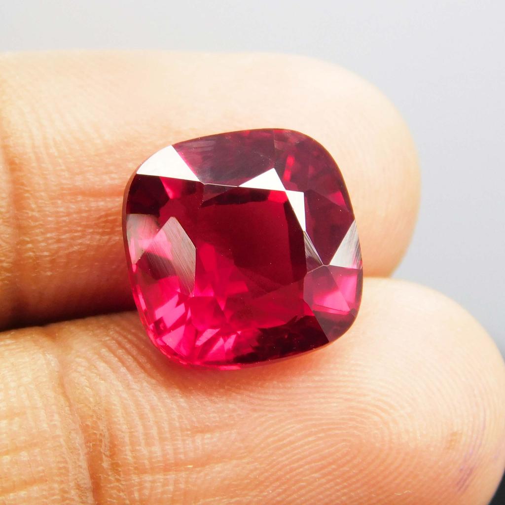 8,75 Karat Natürlicher Roter Rubin Prächtiger ZERTIFIZIERTER Quadratischer Cushion-Schliff Loser Edelstein A-2972
