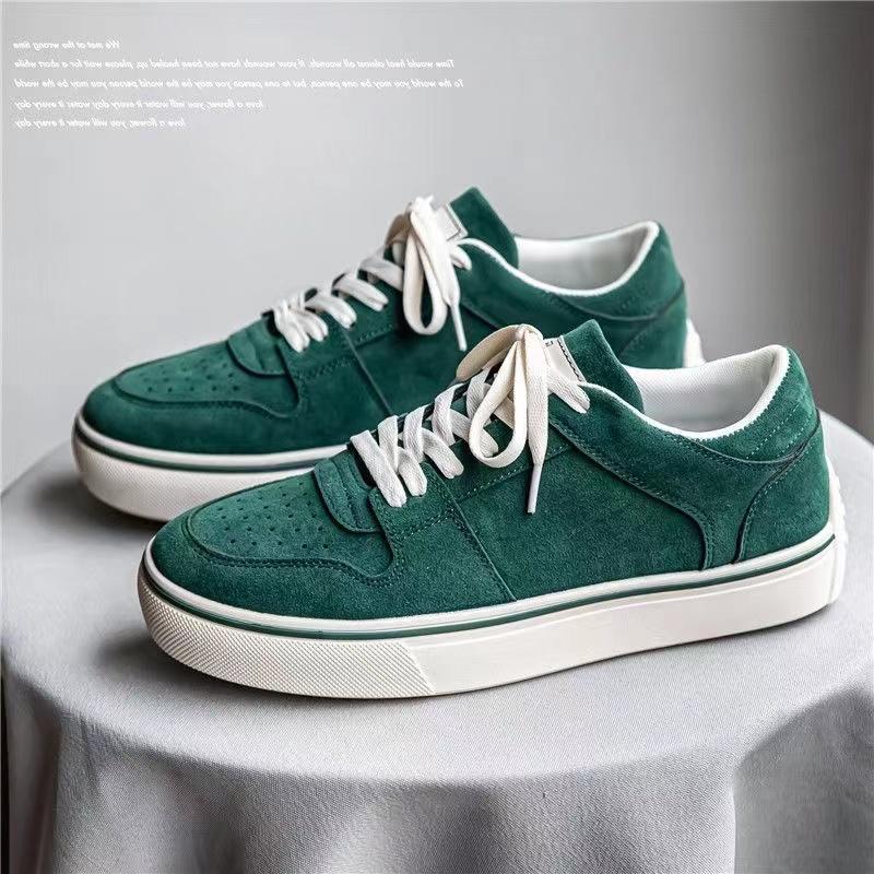Korean Casual Canvas Shoes Men Thick Bottom Lace Up Sneakers Suede Leather Skateboard Shoes Trend Retro Designer Sneakers Male
