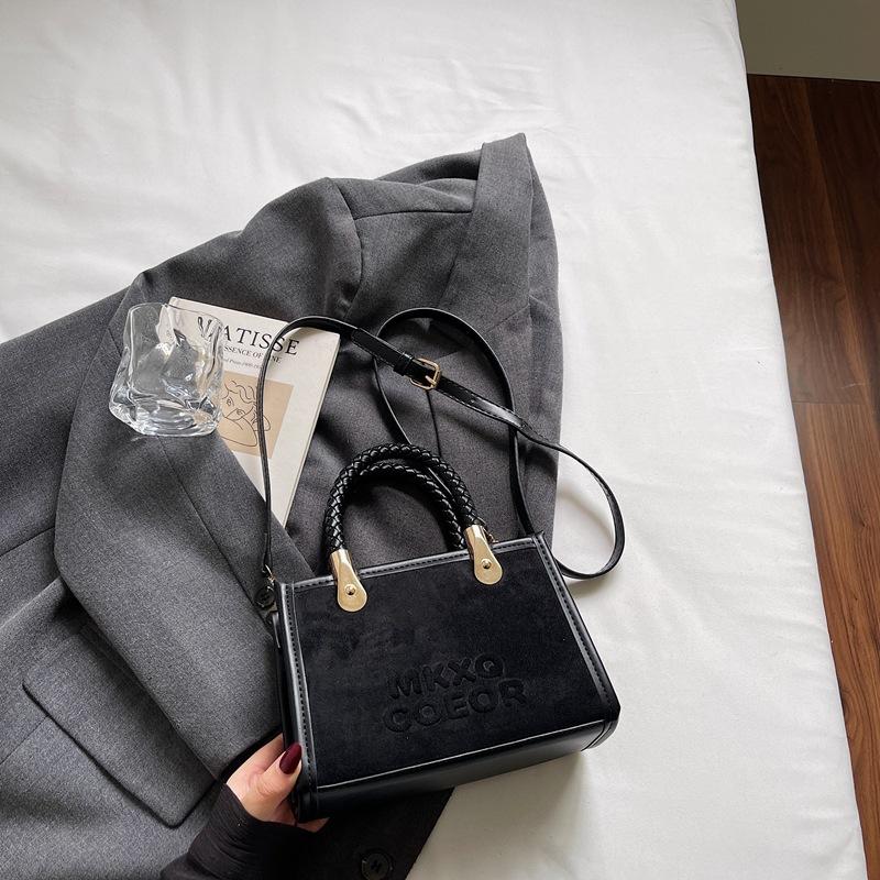 Handbag bag women's 2025 new autumn and winter fashion high-end sense retro commuter women's bag shoulder messenger small square bag