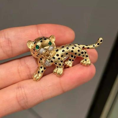 Fashion Niche Unique Leopard Brooch