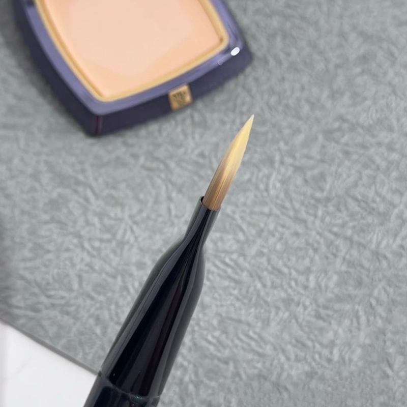 Flat-Headed Foundation Brush Professional Portable And Easy-To-Clean Makeup Brush