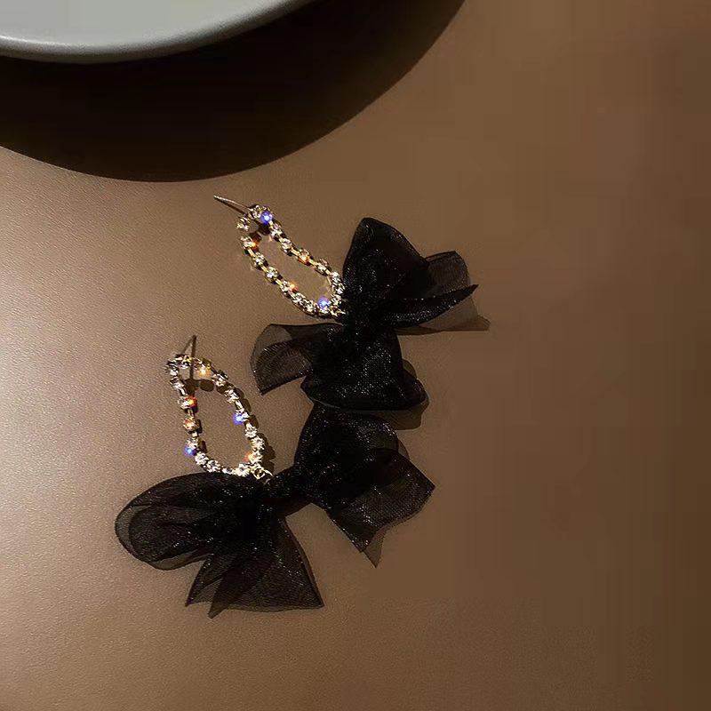 

925 Silver Black Lace Mesh Bow Earrings with Sparkling Diamonds - Fashionable and Versatile Jewelry for Women серебряный