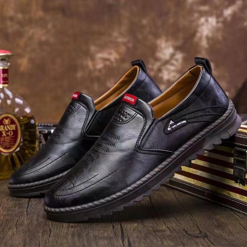 Spring new men s casual leather shoes soft leather soft sole breathable men s shoes 40