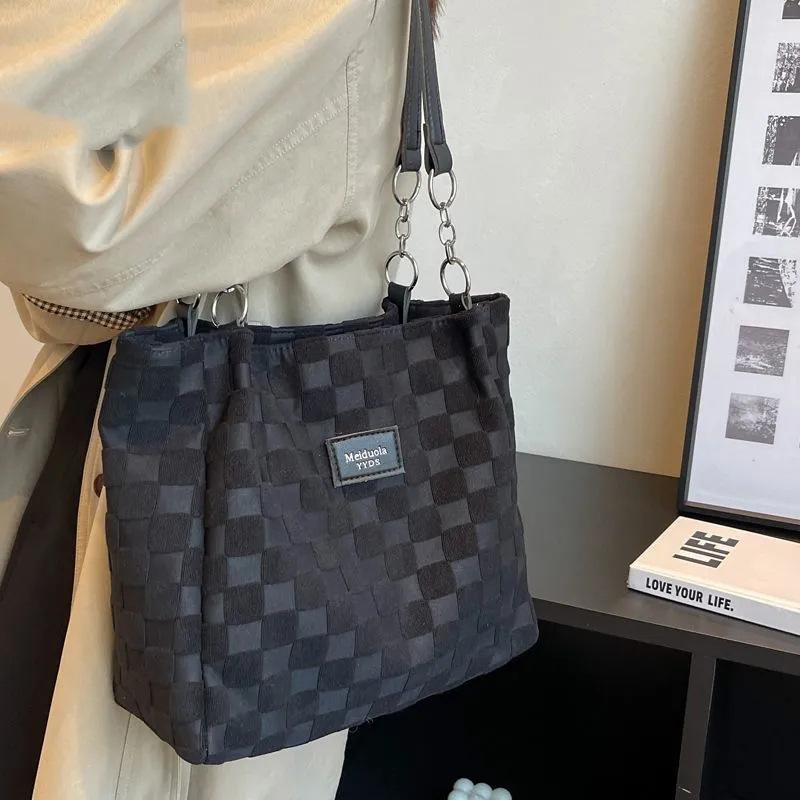 Spot 2025 women's bags fashion canvas bags shoulder armpit bags class commuting versatile portable tote bags