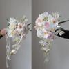 Elegantní bílá kaskádová kytice: Umělé květiny Phalaenopsis a Kalla pro svatební fotografování