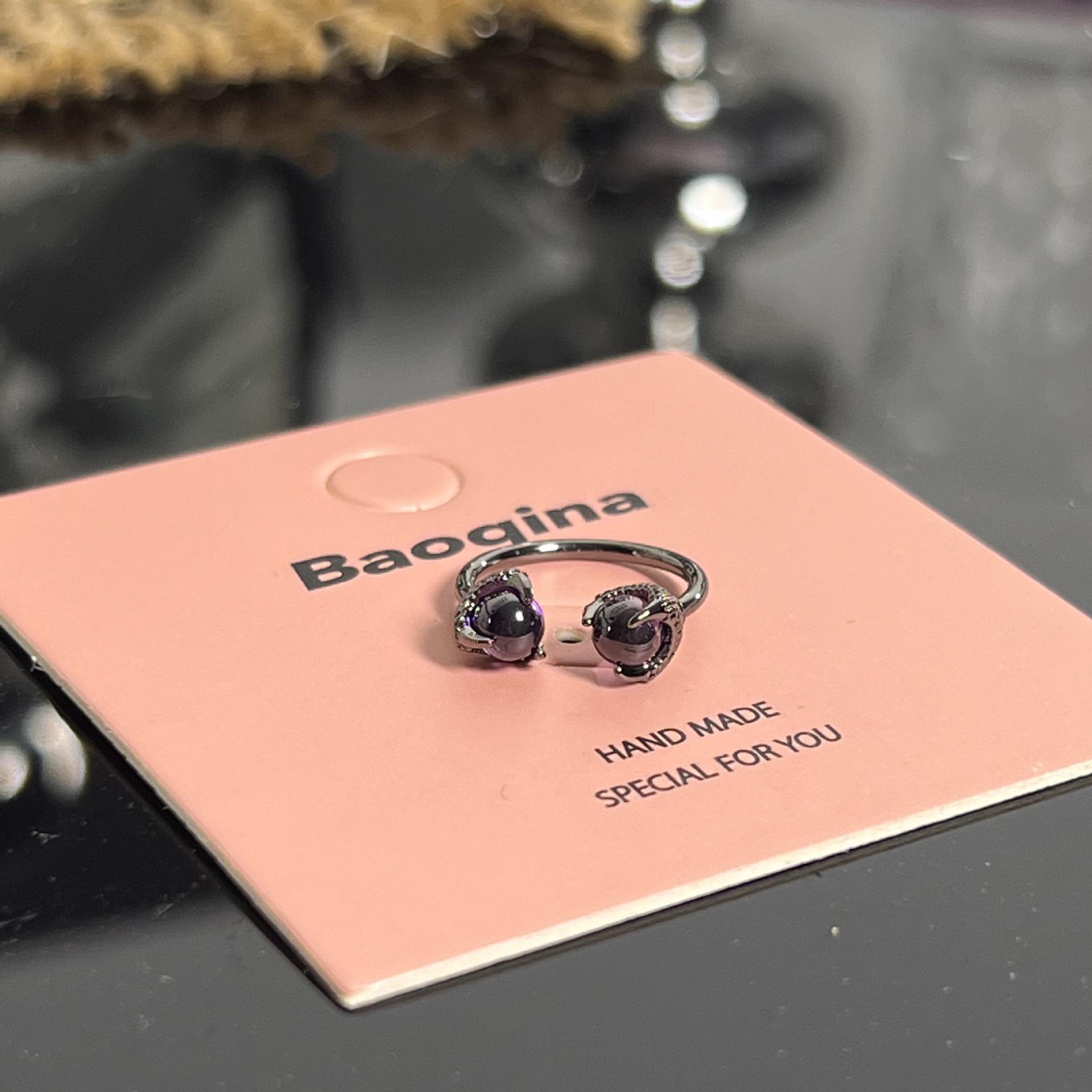 

«Стильні панк-шпильки та кліпси з титанової сталі – універсальний, милий, крутий і вишуканий нішевий дизайн»