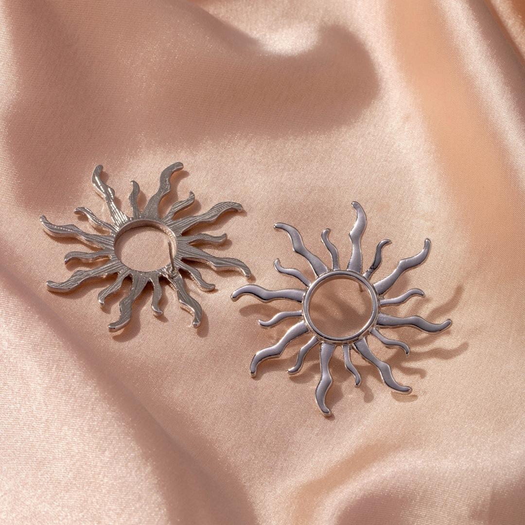 Модные и элегантные серьги-подсолнухи Серьги Ювелирные аксессуары Подарки серебряный/белый