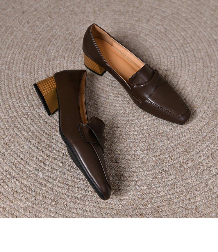 

French elegant retro small leather shoes for women s outer wear 2024 autumn new thick heel medium heel temperament fashion women s single shoes 40 коричневий
