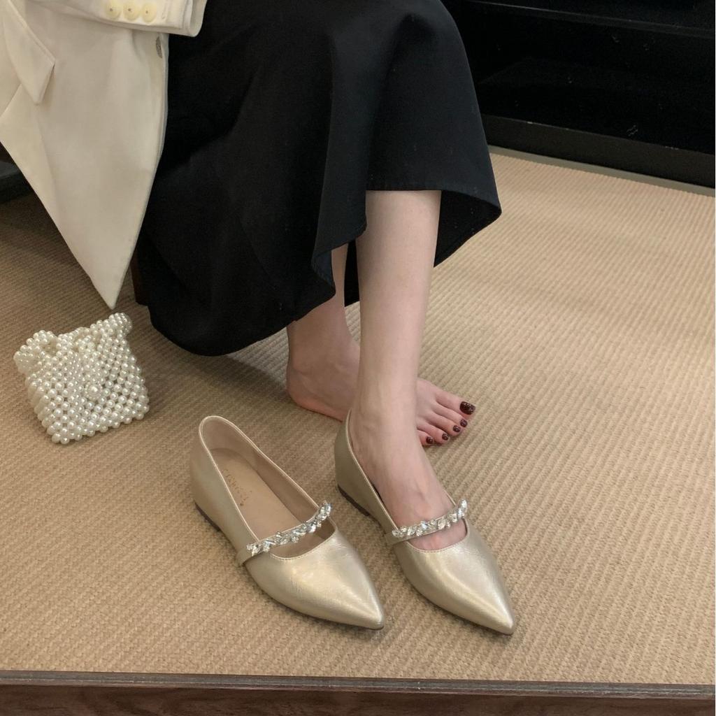 2025 new inner slope heel pointed rhinestone word with patent leather shallow mouth versatile OL Mary Jane women's shoes