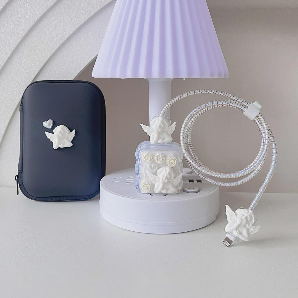 "Cartoon Engel Schutzhülle für Apple 18/20W Schnellladegerät"