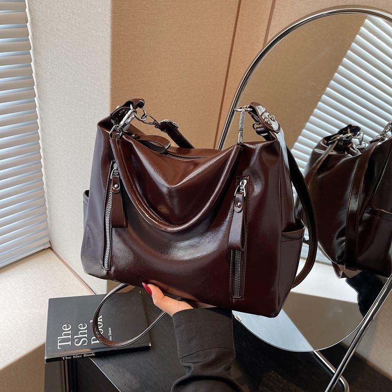 Premium Large-capacity Bag Women's New Shoulder Messenger Bag Fashionable Commuter Tote Bag