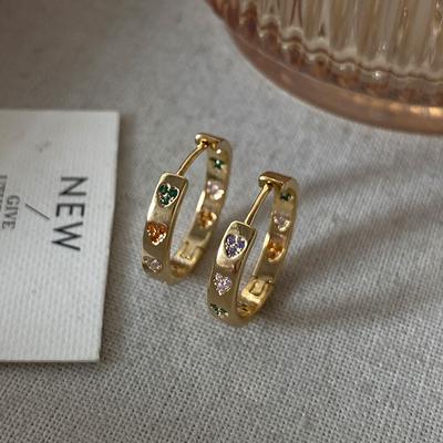 Orecchini geometrici grandi con fibbia circolare, colore micro-intarsiato, design d'amore, personalità alla moda, viso rotondo, sottili, di alta qualità