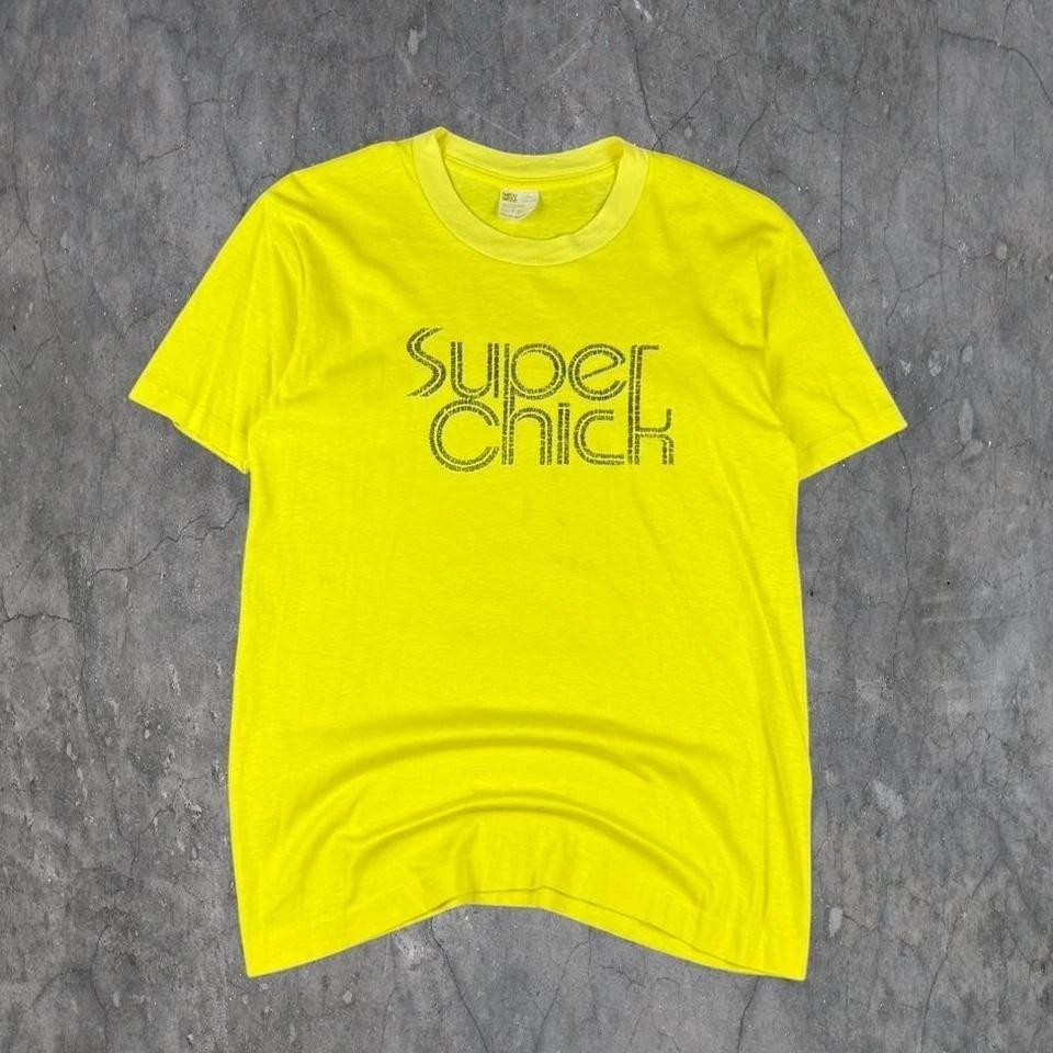 

Vtg 80 s Super Chick Spellout Yellow Mens t-shirt Sz S M