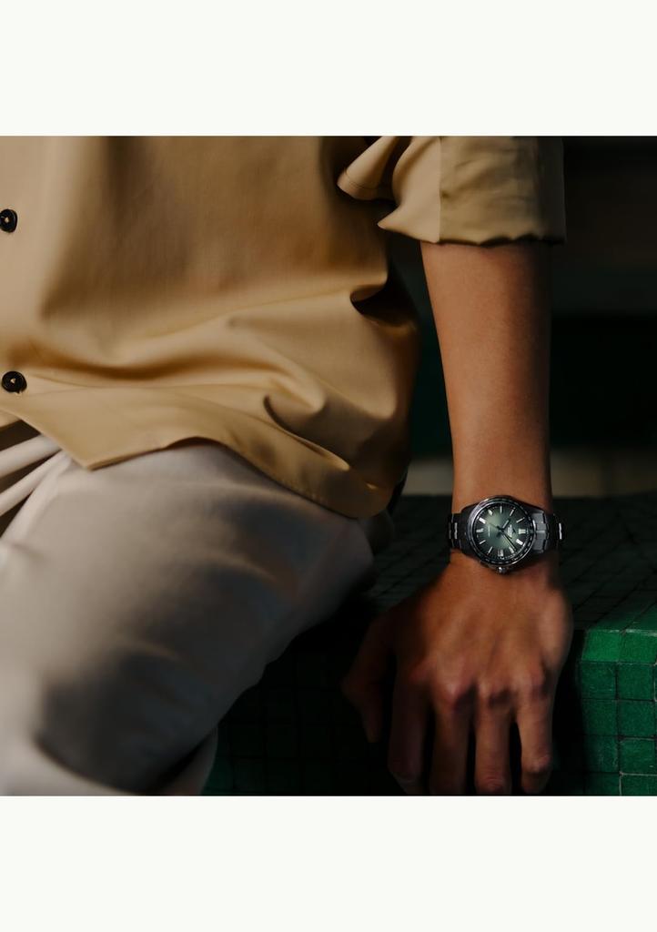 Casio Oceanus OCW-S400RA-3AJF Manta Retro Tonlu Bluetooth Radyo Kontrollü Solar Safir Kristal Yeşil Erkek Saati