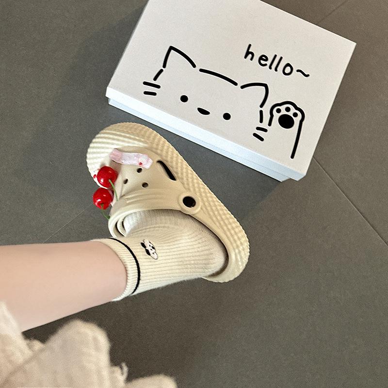 Round head hole shoes women's fashion cartoon thick sole two wear summer new wear non-slip soft sole casual trendy shoes