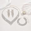 Luxus Diamantschmuckset: Glitzernde Halskette, Quastenohrringe, Armband und Ring für Bräute
