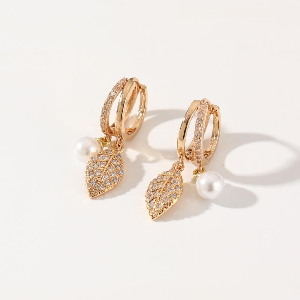 Leaves Shape Dangle Earrings for Women 2025 New Fashion Drop Earring Personalized Zirconia Jewelry Wedding Party Accessories