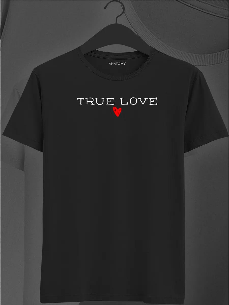 Соответствующая черная футболка с сердцем S