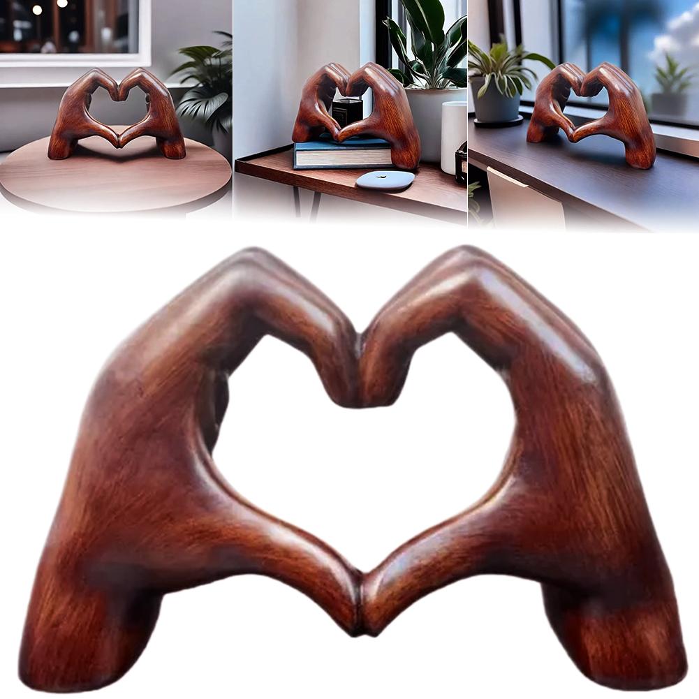 Charming Wood Grain Effect Love Sculpture Resin Craft Decor Heart Hands Statue Love Hand Gesture Statues Room Wedding Decoration