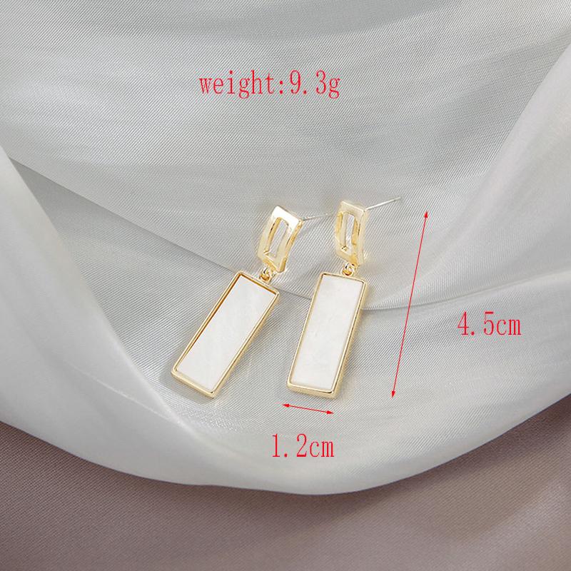 

Elegant White Acrylic Rectangle Drop Earrings Fashion Zircon for Women Party Hollow Out Arc Geometry Statement Dangle Earrings
