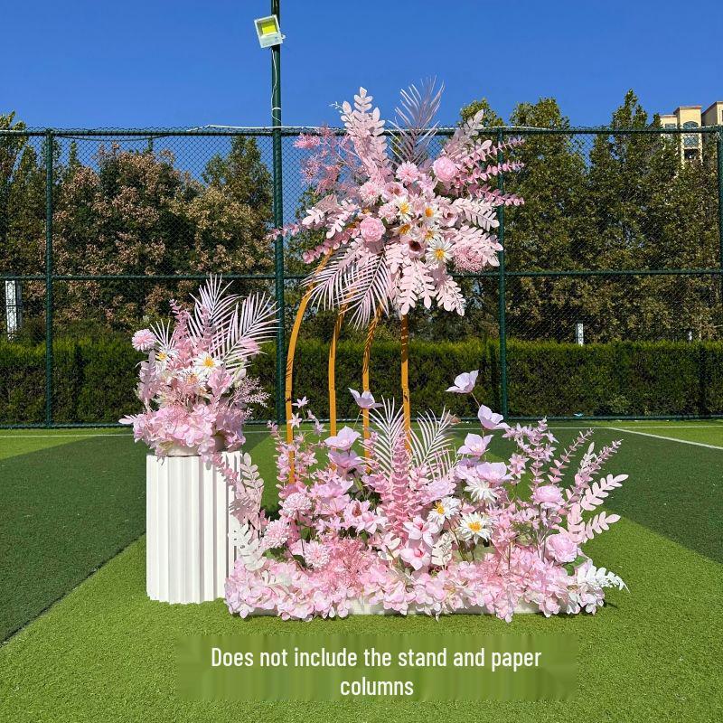 Künstliche Blumendekorationen für den Hochzeitsgang & die Bühne