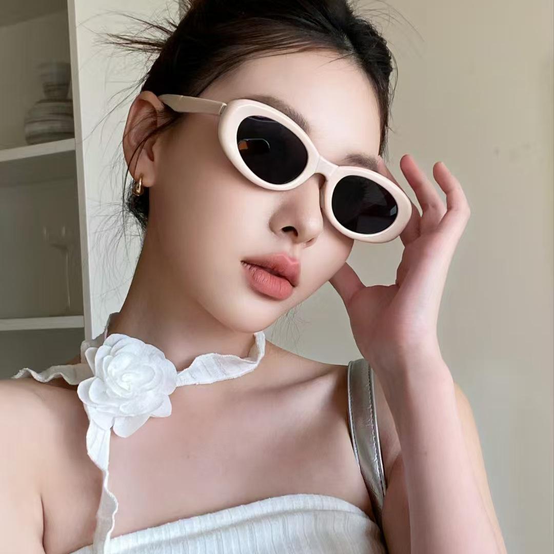 Yiran Health & Beauty Women's Oval Shape Cool Sunglasses Foldable Uv400 Protection Summer Sun Glasses Travelling Hiking Fashion Sunglass