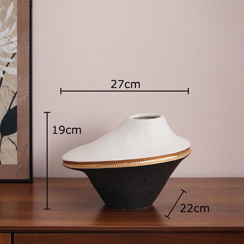 

Black and White Color Blocking Ceramic Vase Gold-plated Plant Pot Table Decoration Flower Arrangement Vases Room Aesthetic Decor