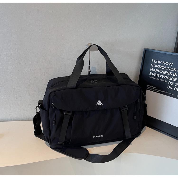 

Expandable Large Capacity Gym Bag with Trolley Case and Wet/Dry Separation for Short Trips чорний