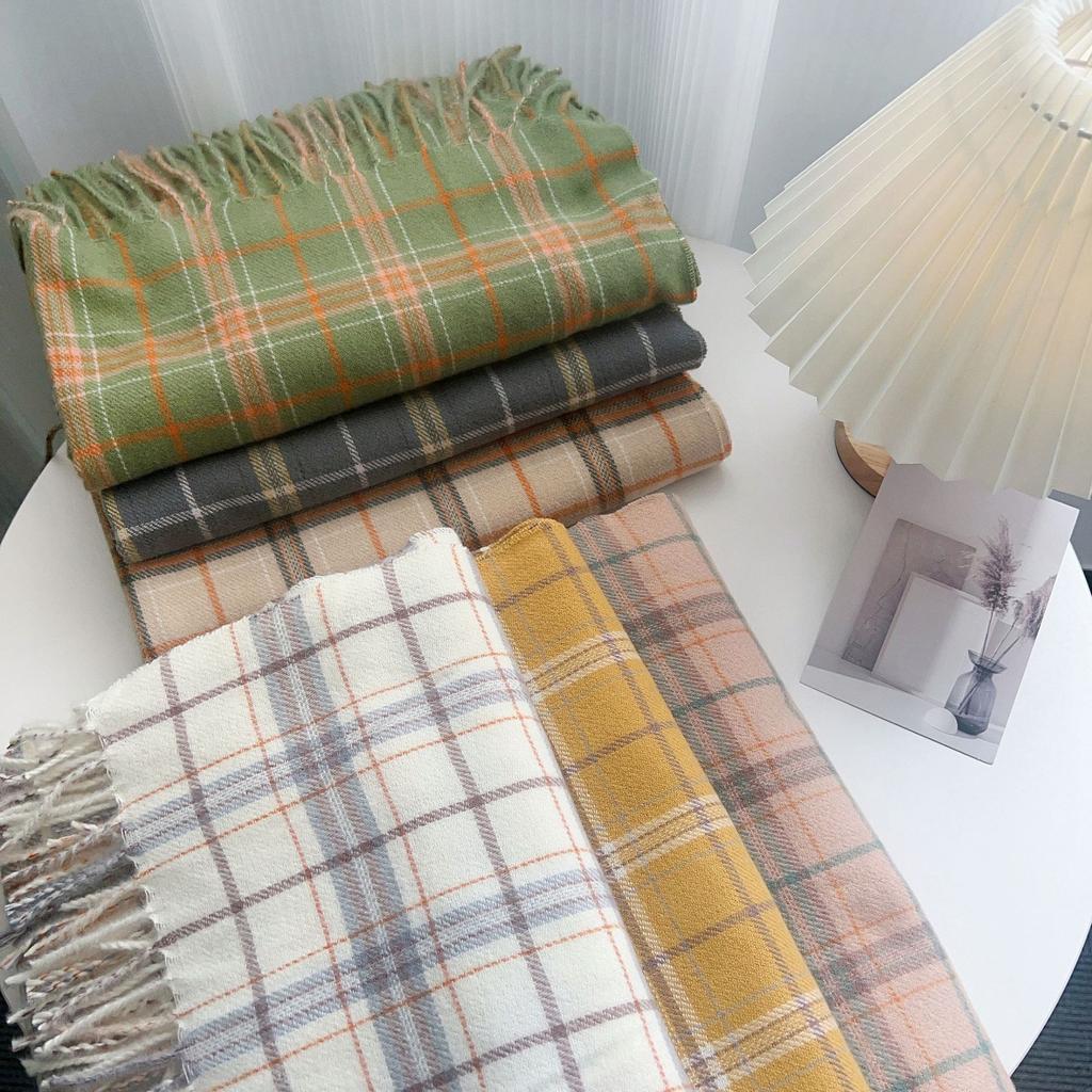 Milk white plaid scarf women's autumn and winter high-end shawl 2025 thickened warm imitation cashmere fringed scarf