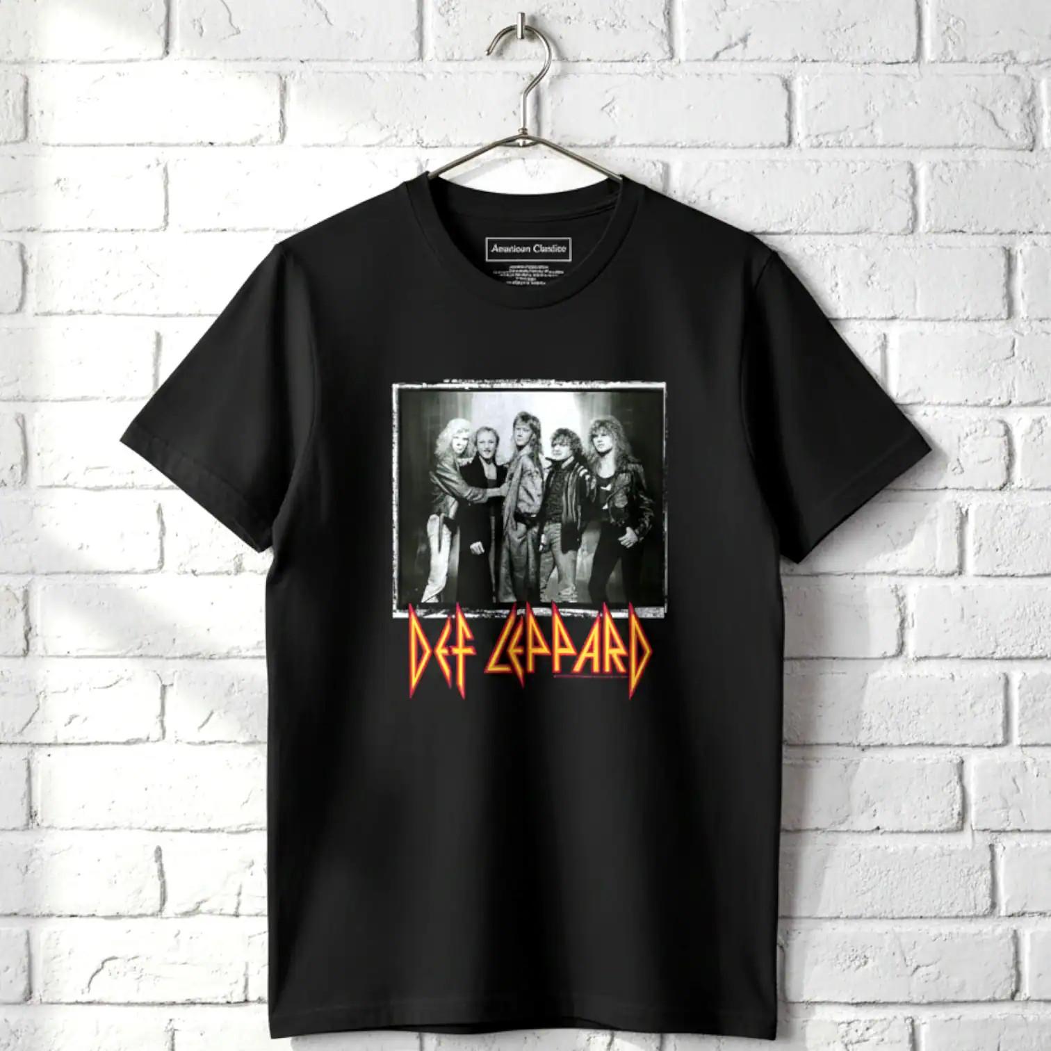Def Leppard Vintage Photo Men s T Shirt XXXL