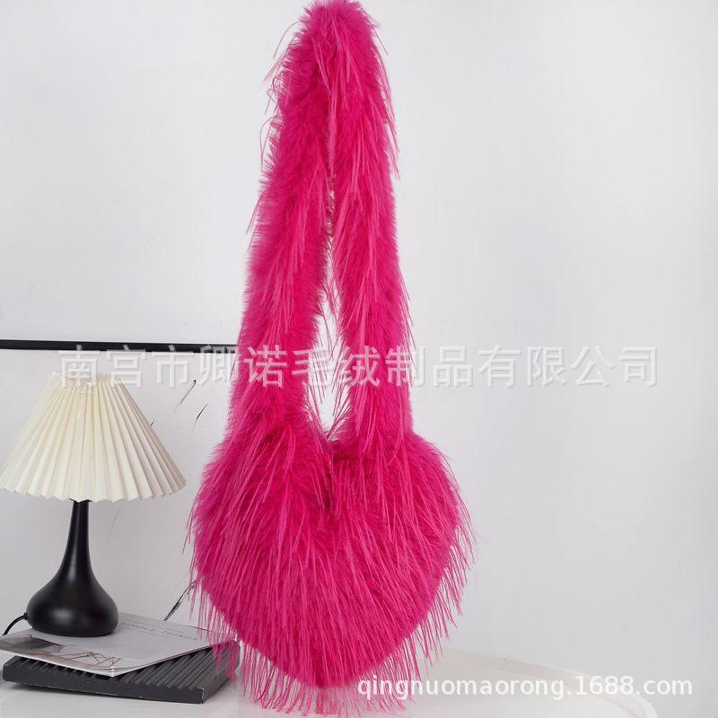 New Fringed Heart-shaped Fluff Bag Spice Girl Wind Heart-shaped Turkey Feather Messenger Bag Large-capacity Plush Shoulder Bag