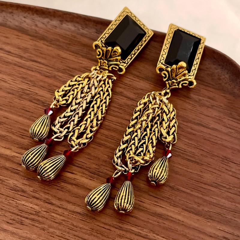 Vintage Black Series Stud Earrings 925 Silver Needle Minimalist High-End Personality Accessories for Women