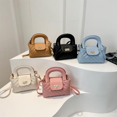 French Niche Diamond Chain Bag for Women's New Spring and Summer Fashion Handbag Commuting One-shoulder Crossbody Bag