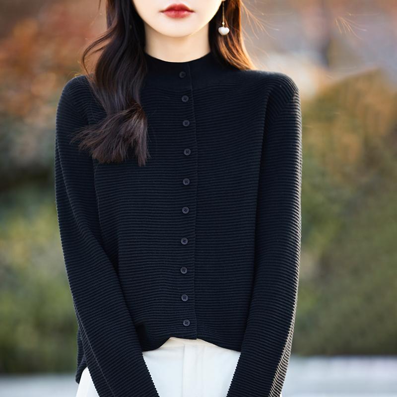 Leichte Strickjacke für Damen aus 50 % Wolle und 50 % Maulbeerseide – vielseitige Strickware für 4 Jahreszeiten für ganzjährigen Komfort und Stil