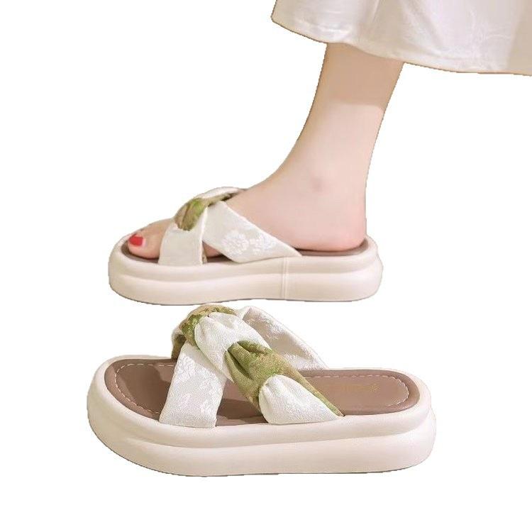 New Chinese platform slippers women wear summer 2025 new fairy style with skirt beach fashion one-word drag