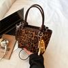 Niche design fashion messenger bag retro shoulder portable small square bag women's new leopard print bag women