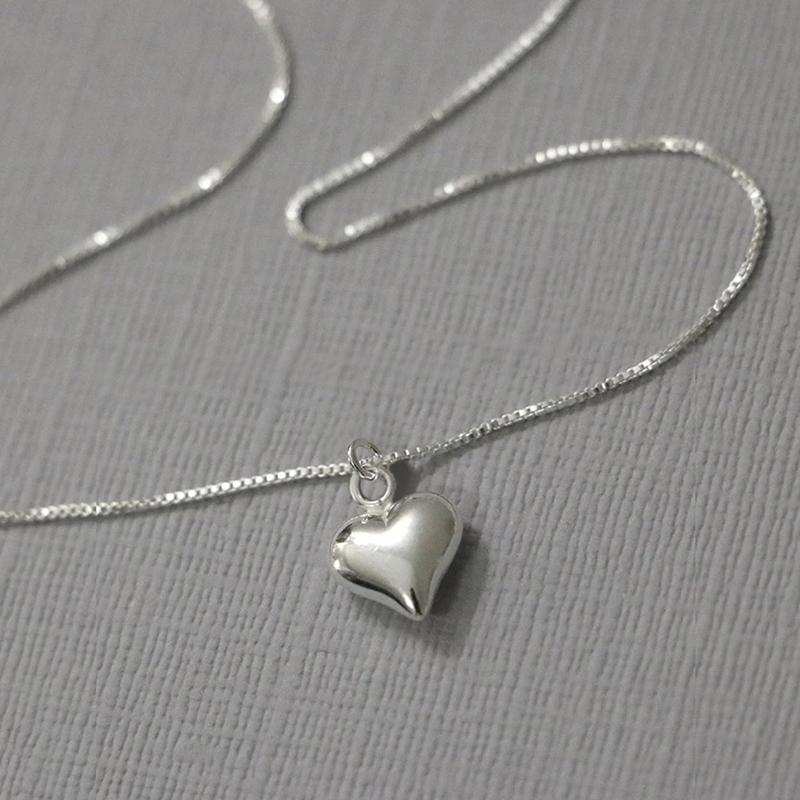 

Изысканное ожерелье с подвеской в форме сердца Huitan для женщин, серебряного цвета, подарок на годовщину дня рождения для девочек, модные универсальные ювелирные изделия для любви
