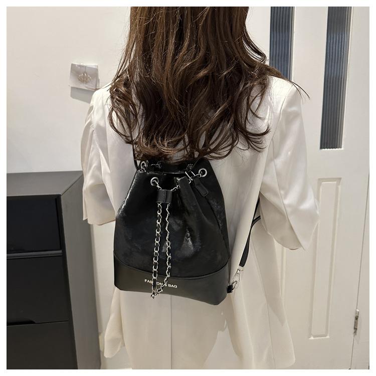 Women's Backpack 2025 New High-end Niche Versatile Chain Back Bag Shoulder Portable Bucket Bag Travel Bag