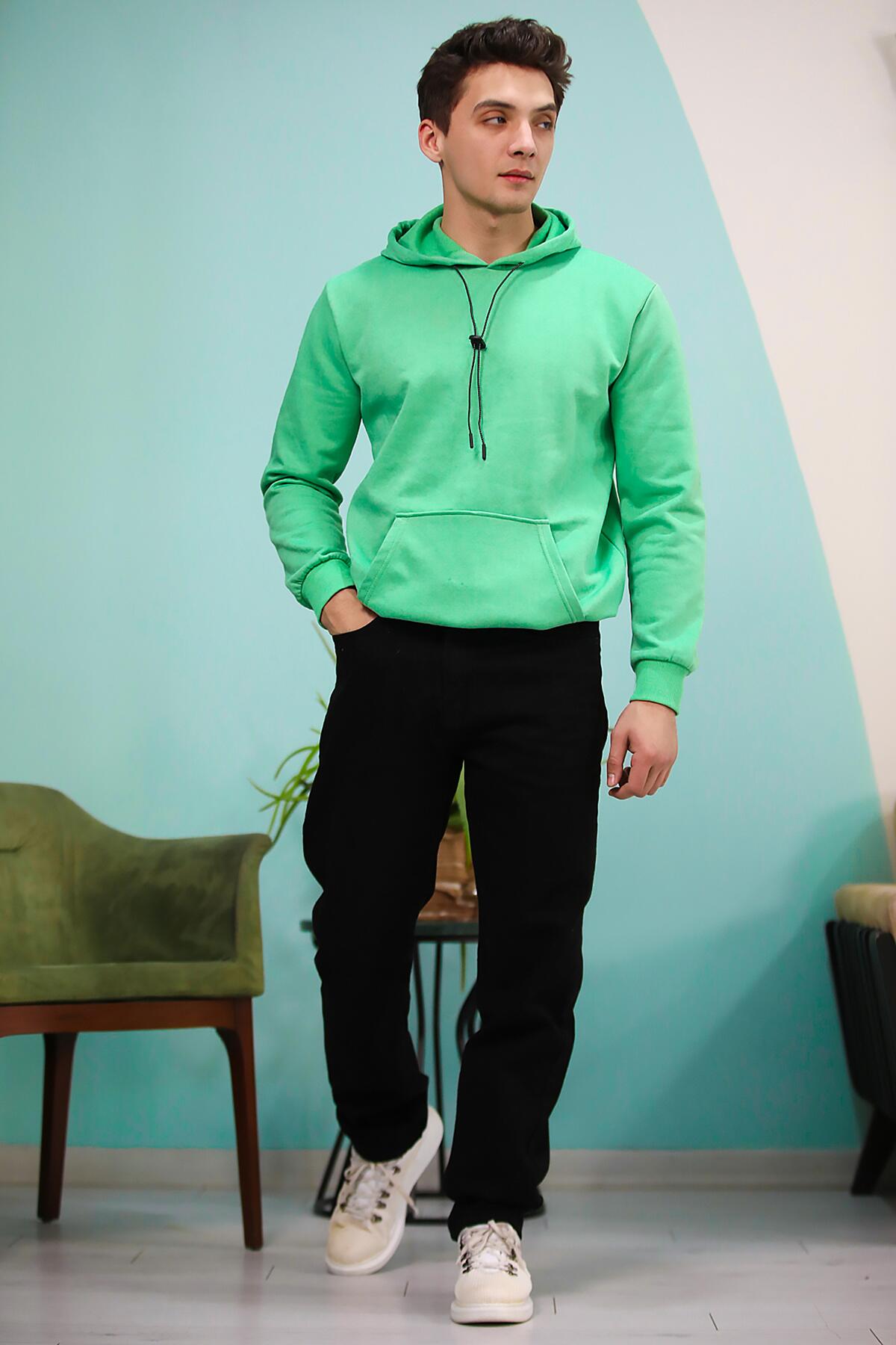 

Мужские джинсы-трубочки 44 чёрный