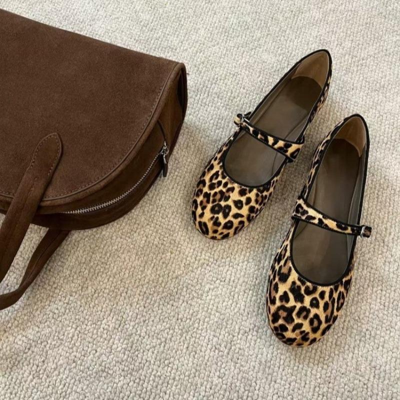 Fashion 2025 New Ladies Shoes Shallow Women's Flats Fashion Leopard Print Casual Round Toe Light Best Seller Comfortable Flat Low Heels