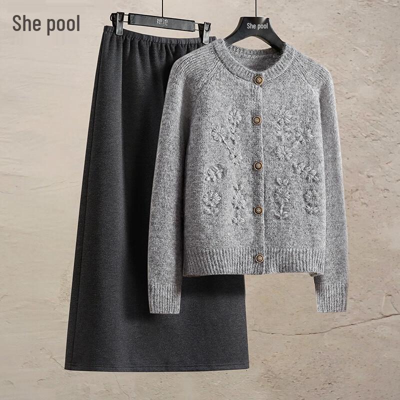 

Women s Wool Blend 3D Floral Round Neck Knit Cardigan One Size
